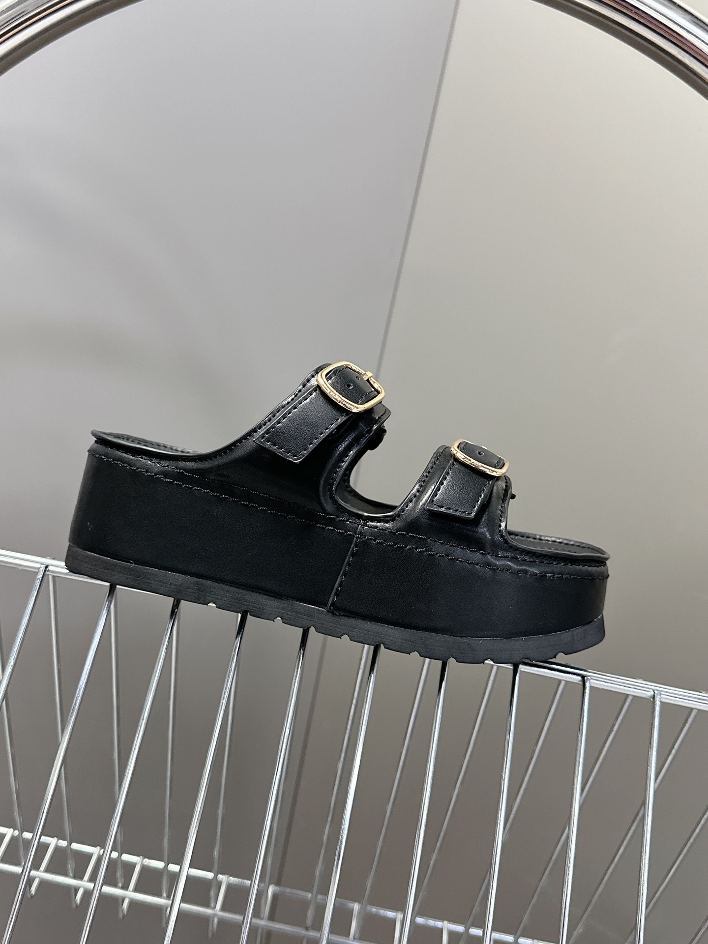 C Style Casual holiday sandals