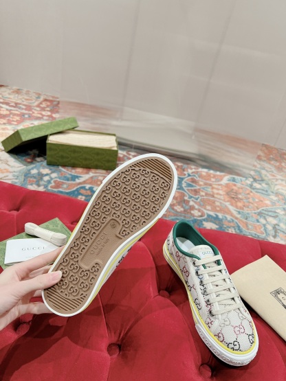 G Style Low-top sneakers