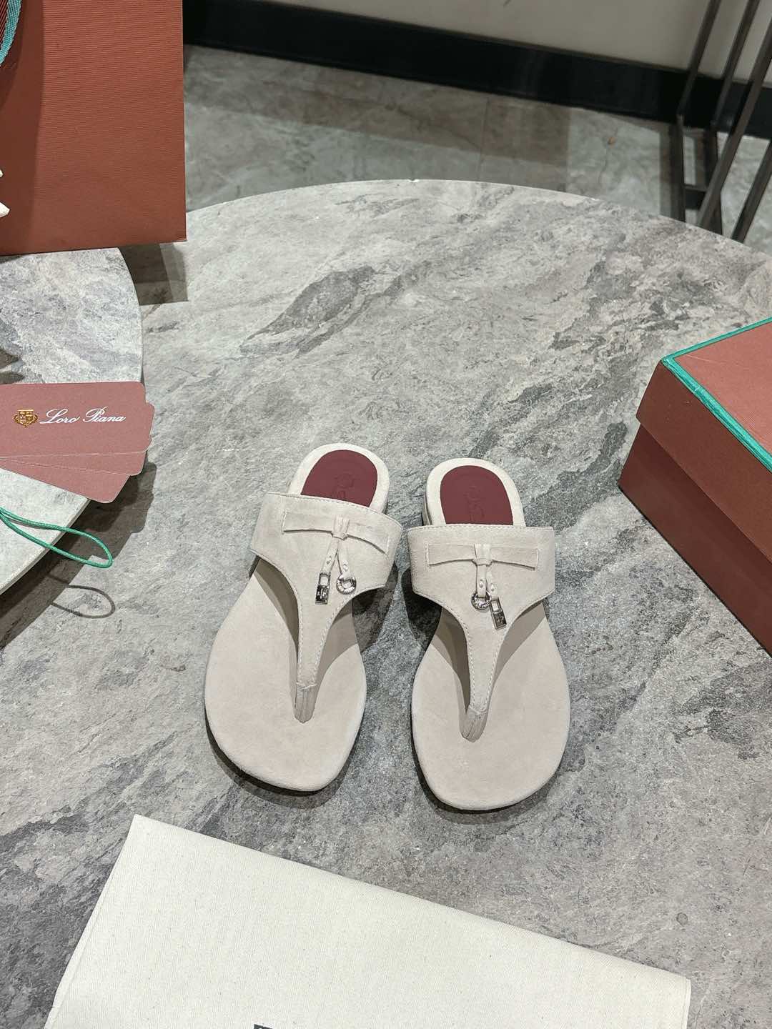 L Style Flip Flop Sandals