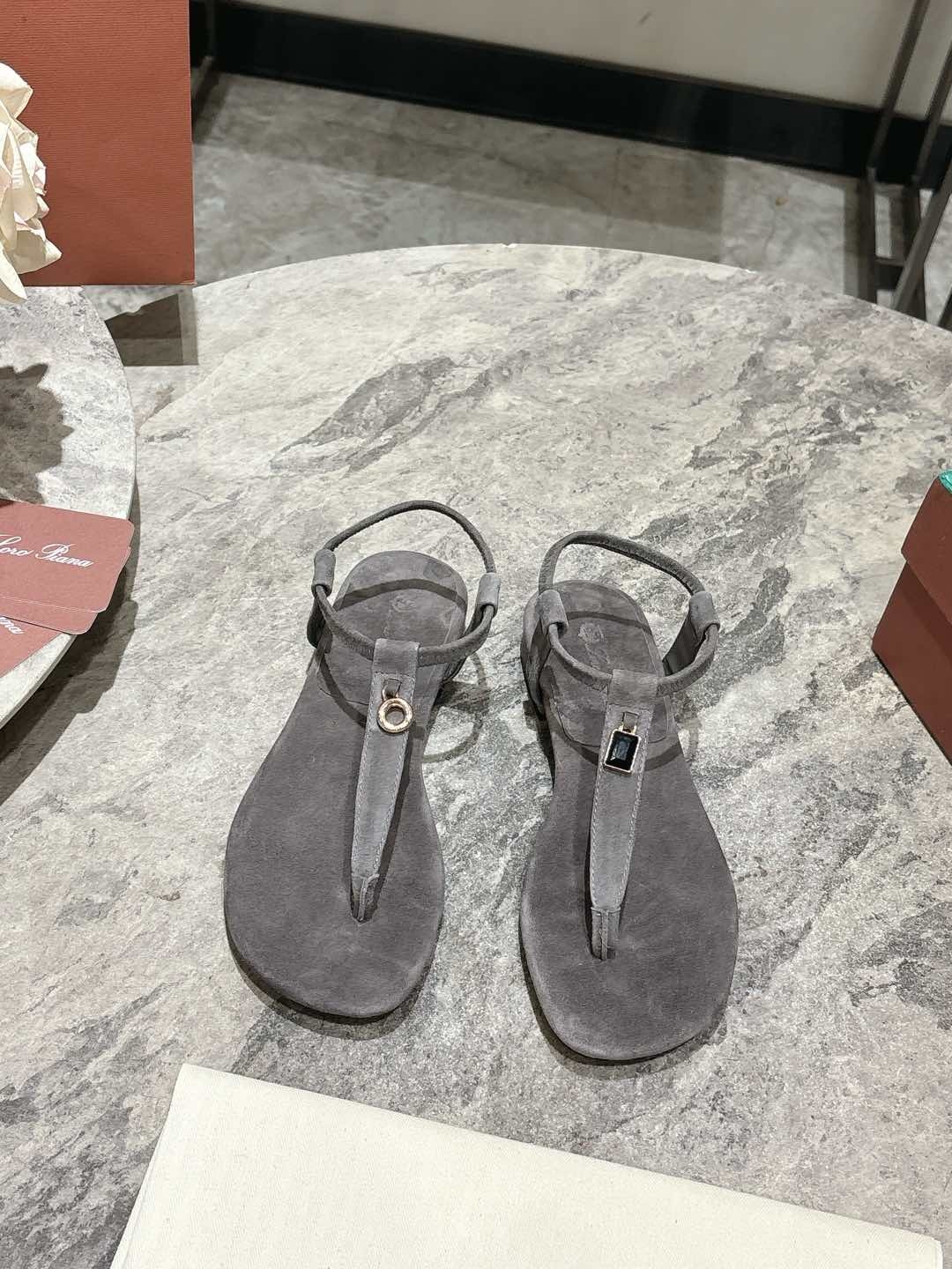 L Style Flip Flop Sandals