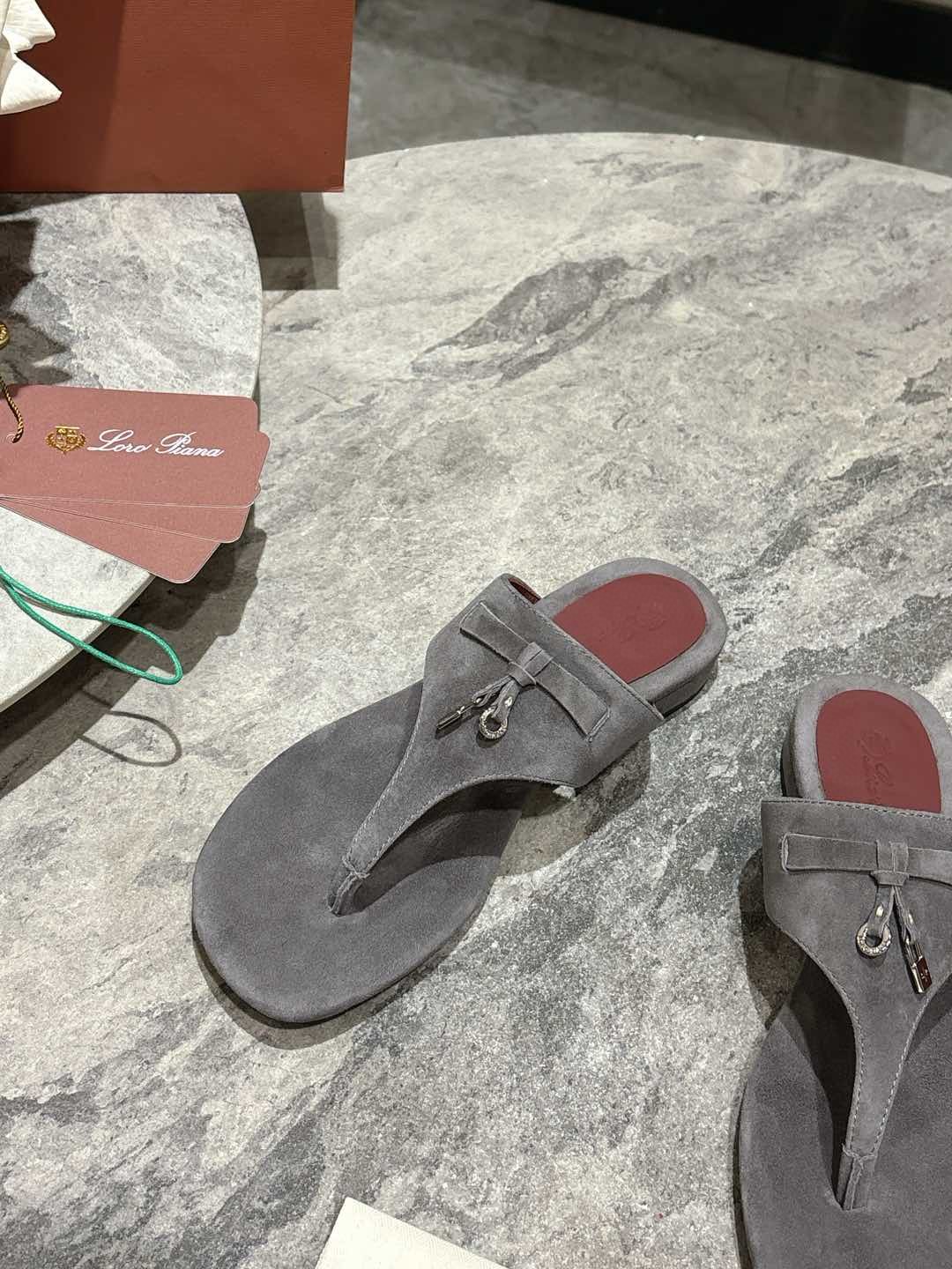 L Style Flip Flop Sandals