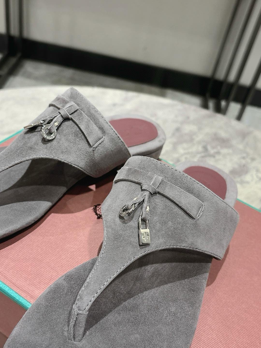 L Style Flip Flop Sandals