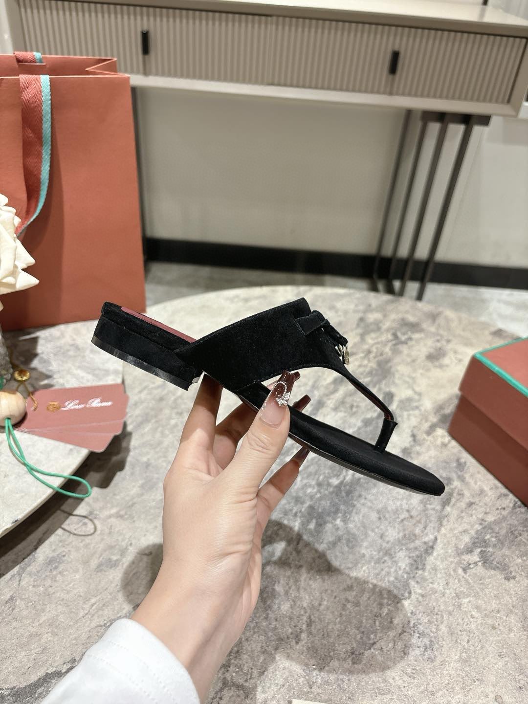 L Style Flip Flop Sandals