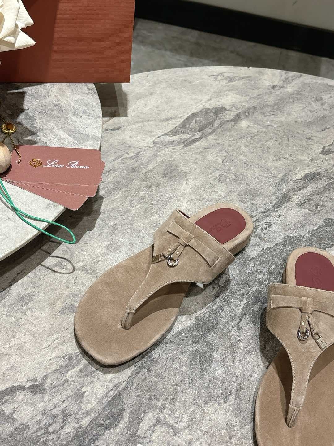 L Style Flip Flop Sandals