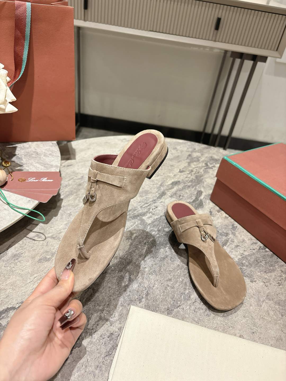 L Style Flip Flop Sandals