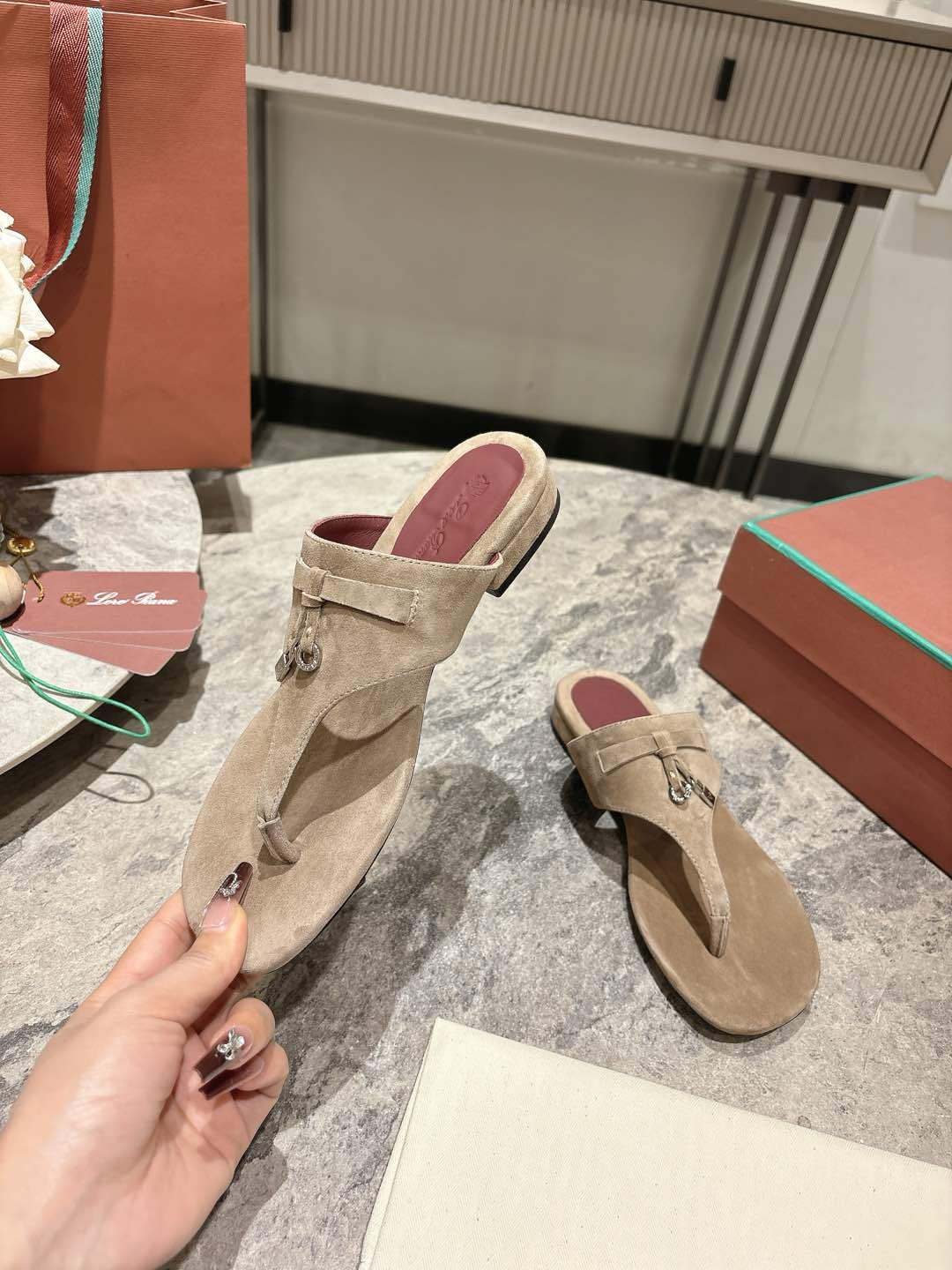 L Style Flip Flop Sandals