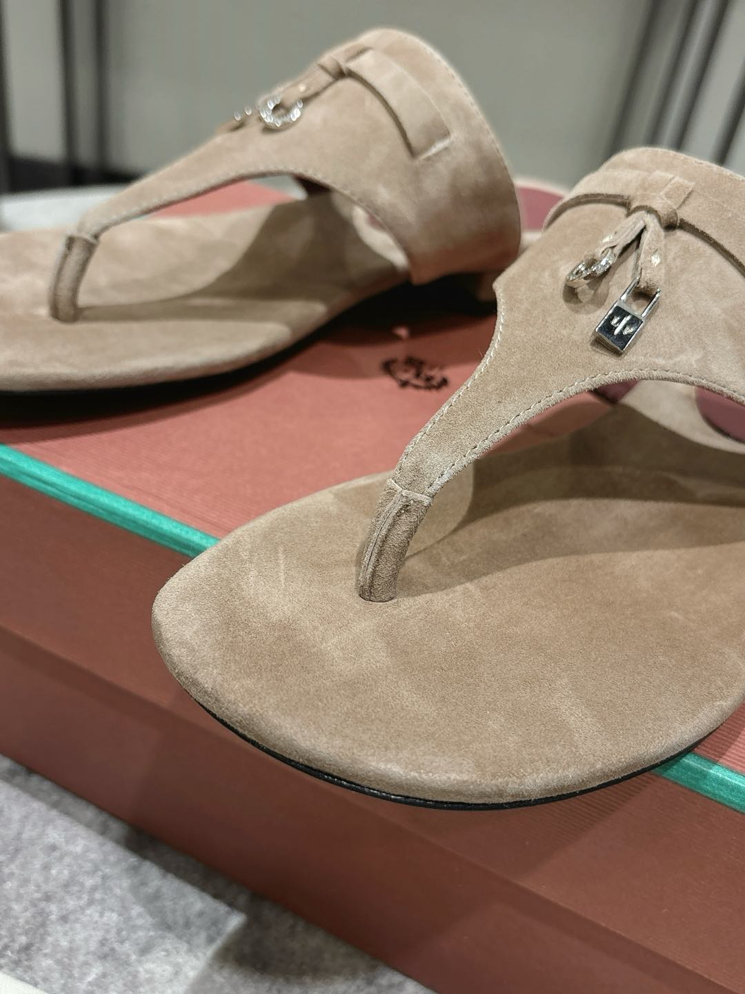 L Style Flip Flop Sandals