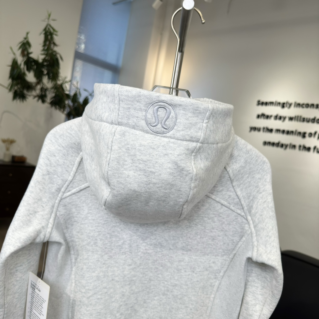 L style Full zip slim fit hooded sweatshirt