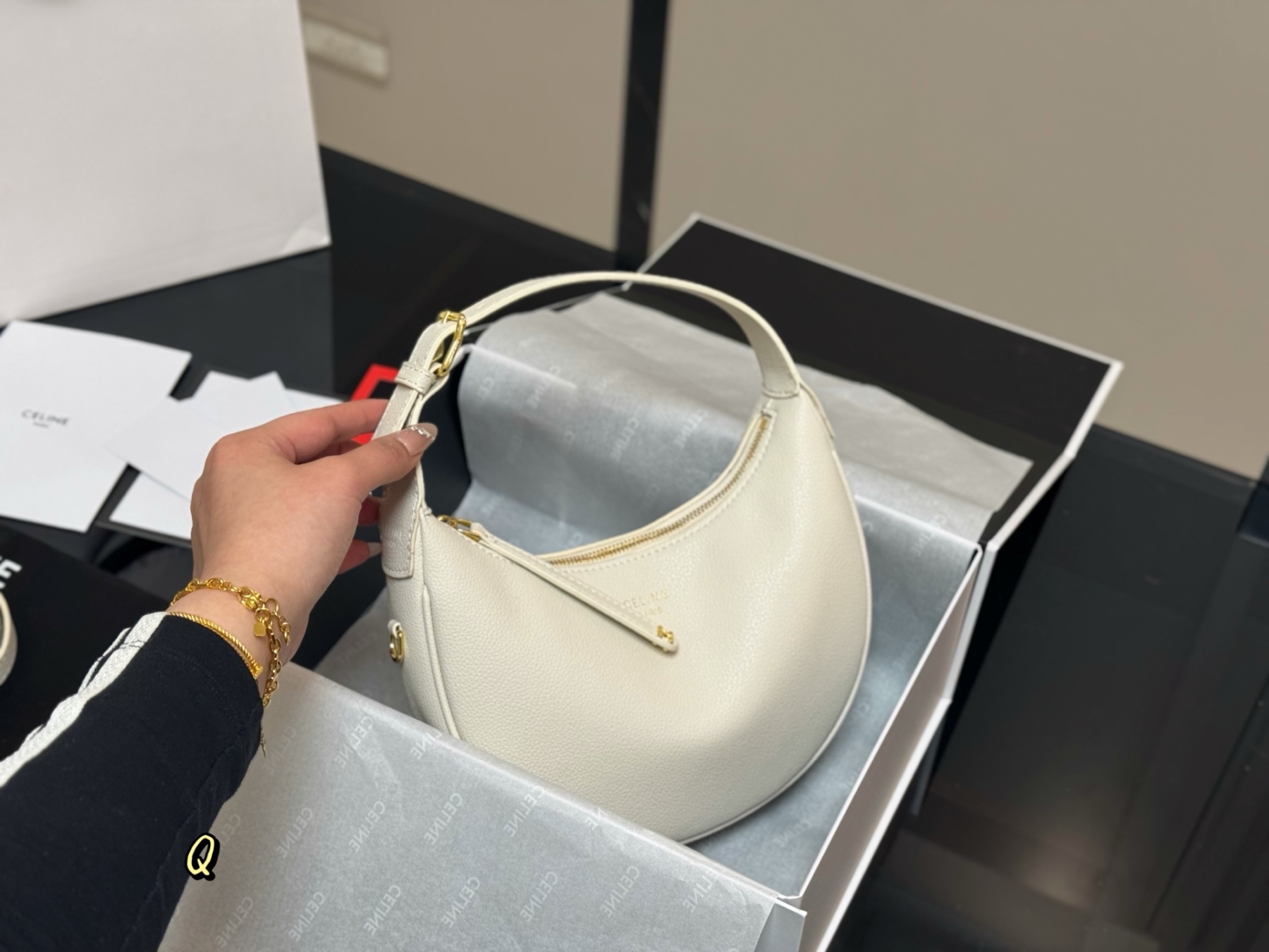 C Style Underarm Bag 22.15cm 