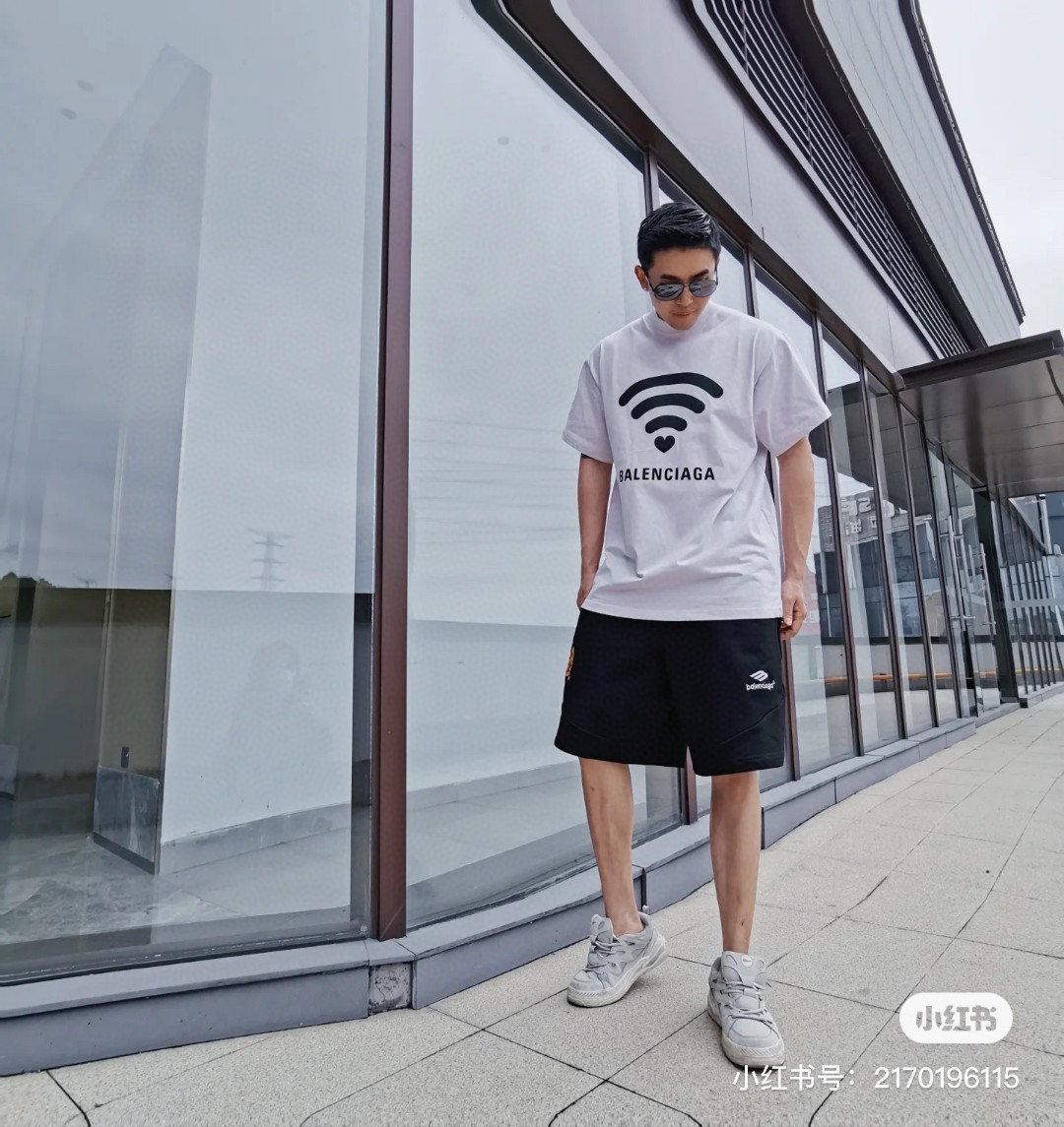 B Style T-shirt