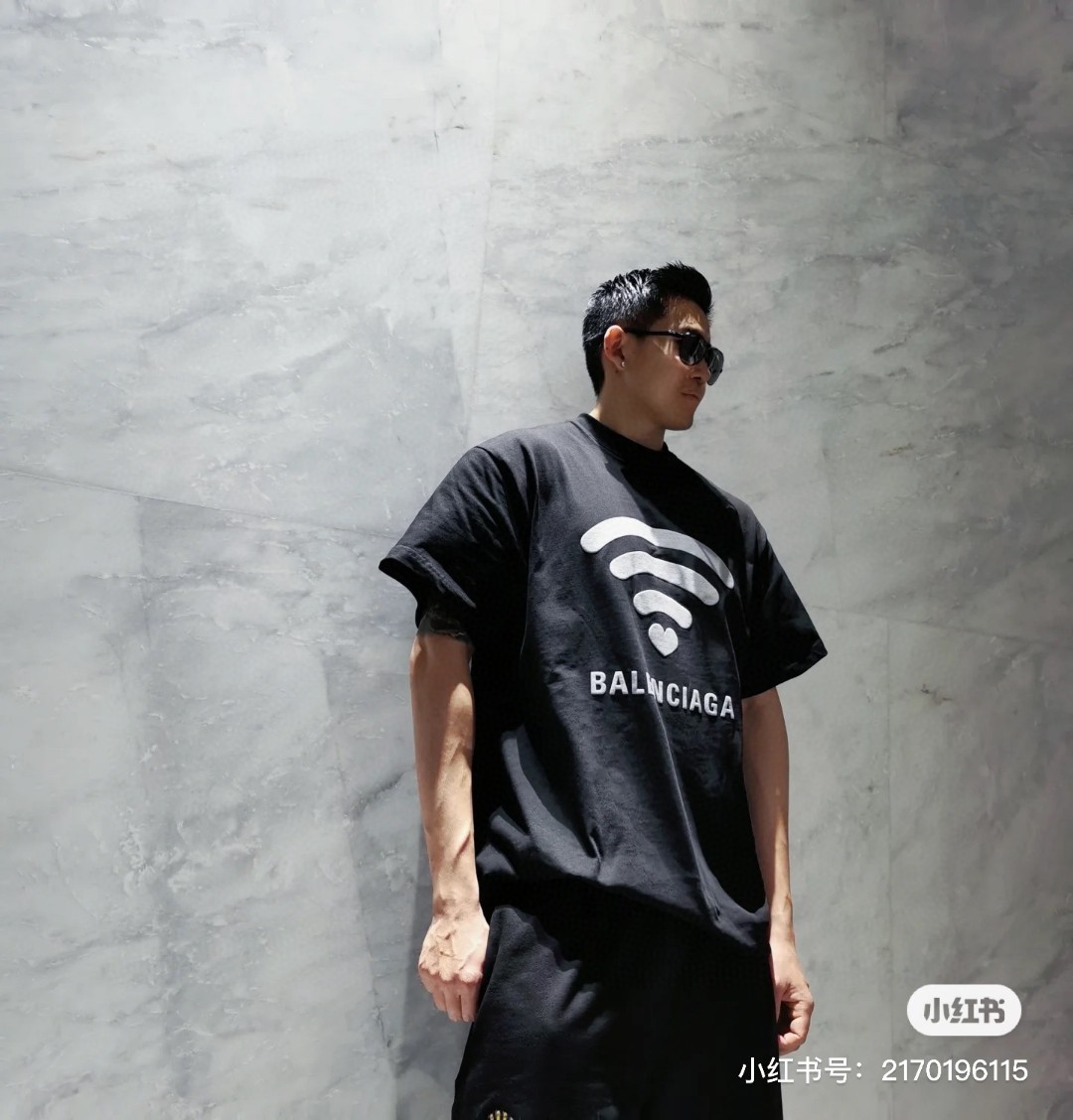 B Style T-shirt