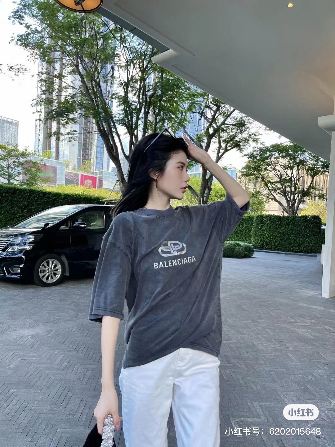 B Style T-shirt