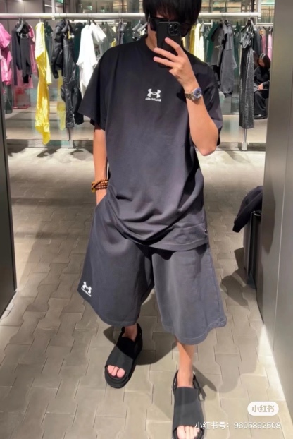 B Style T-shirt