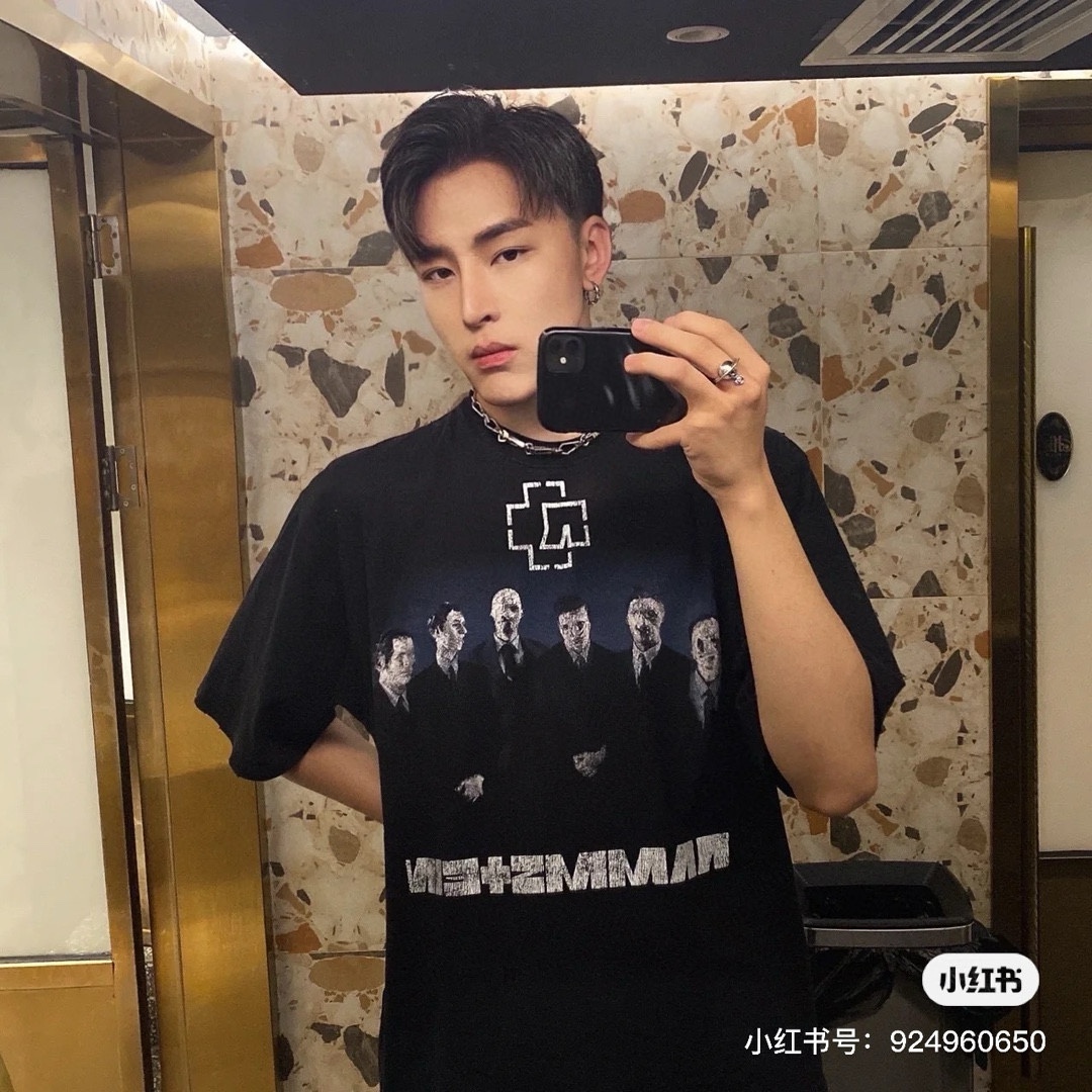 B Style T-shirt
