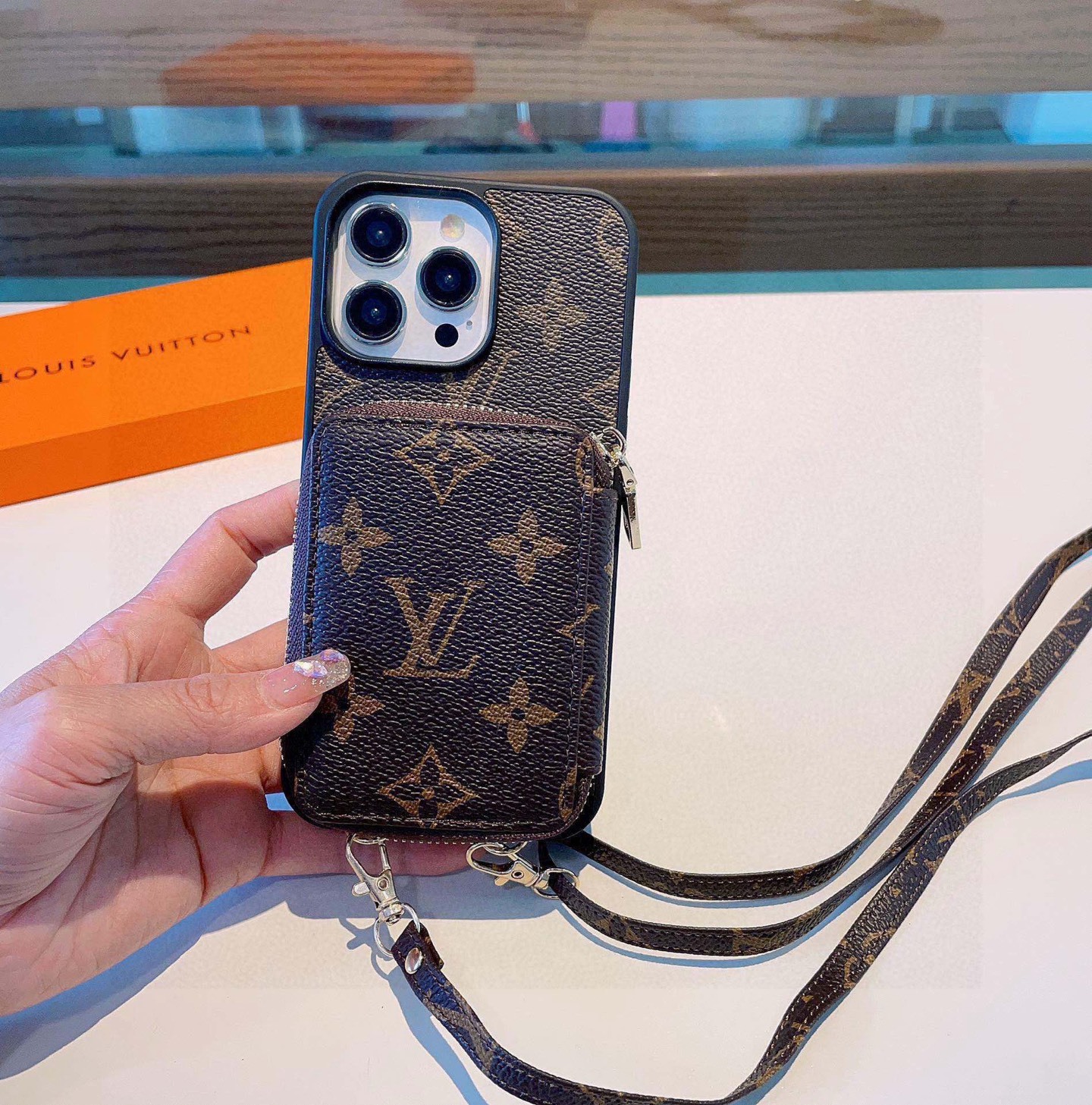  L  Style Crossbody Multifunctional Phone Case