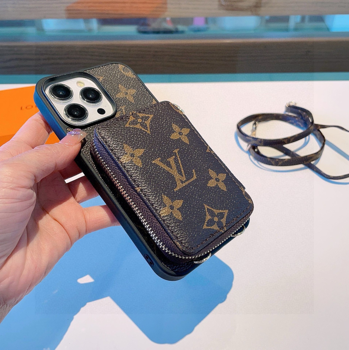  L  Style Crossbody Multifunctional Phone Case