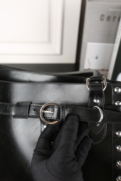 M style Rivet Underarm Bag Handbag Single Shoulder Crossbody Bag