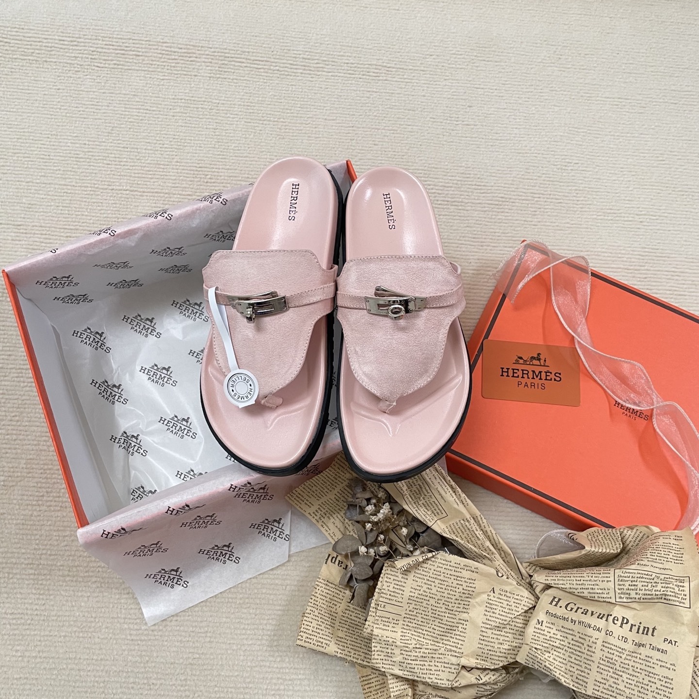 H style flip flops