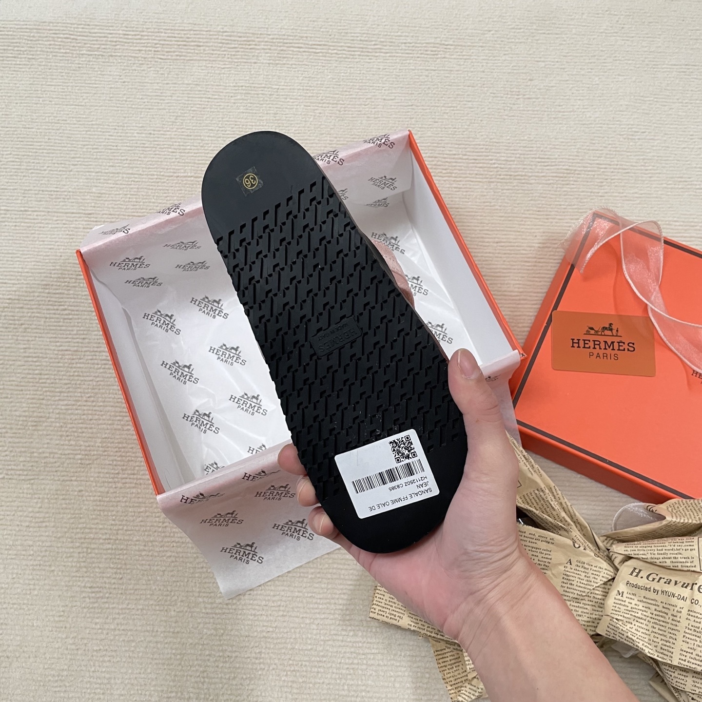 H style flip flops