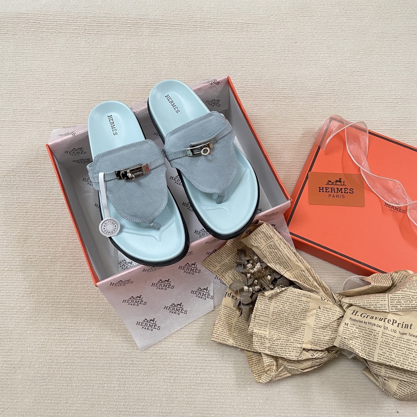 H style flip flops