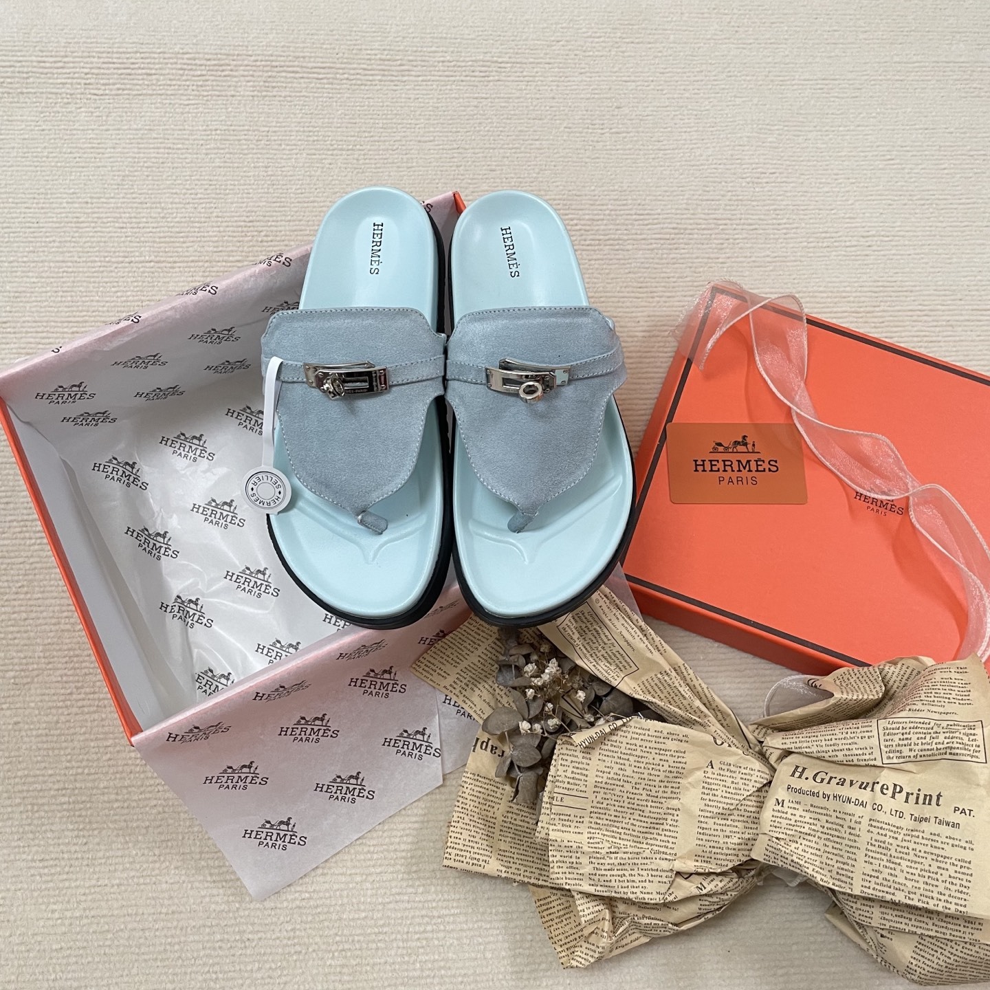 H style flip flops