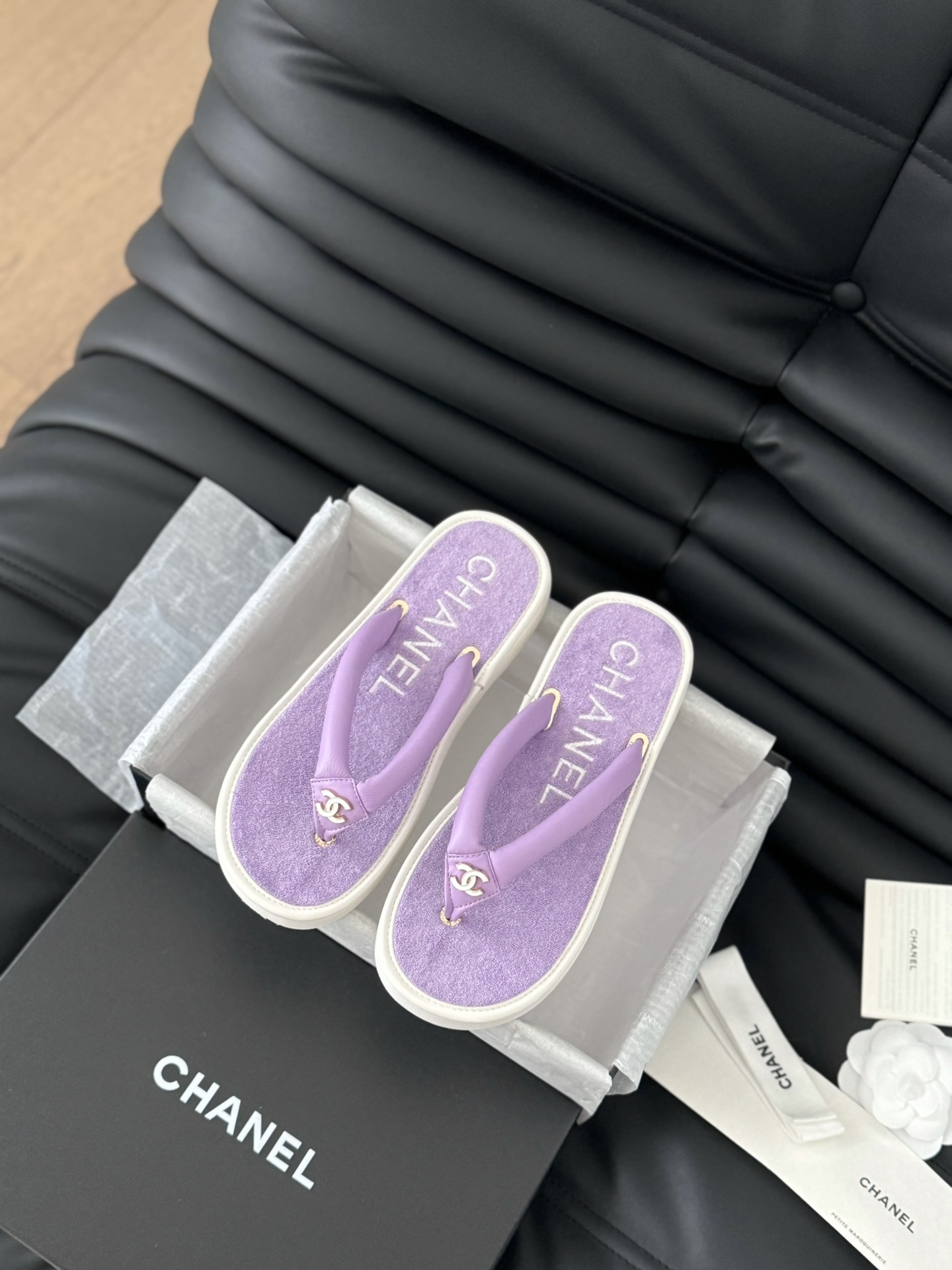 C style Velvet Thick Sole Bread Flip Flops