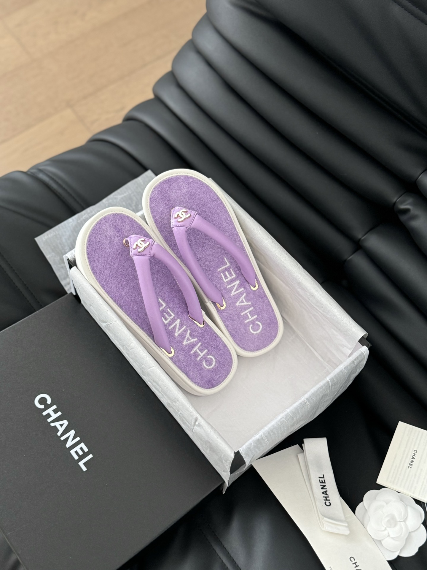 C style Velvet Thick Sole Bread Flip Flops