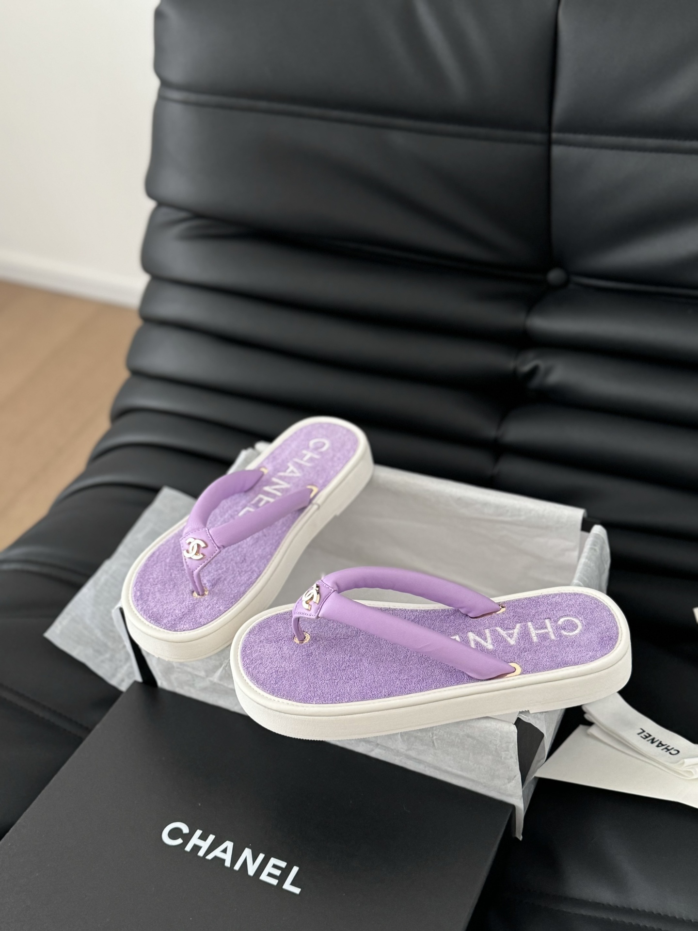 C style Velvet Thick Sole Bread Flip Flops