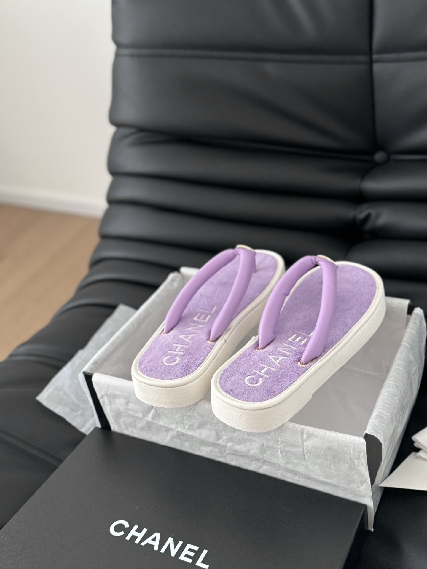 C style Velvet Thick Sole Bread Flip Flops