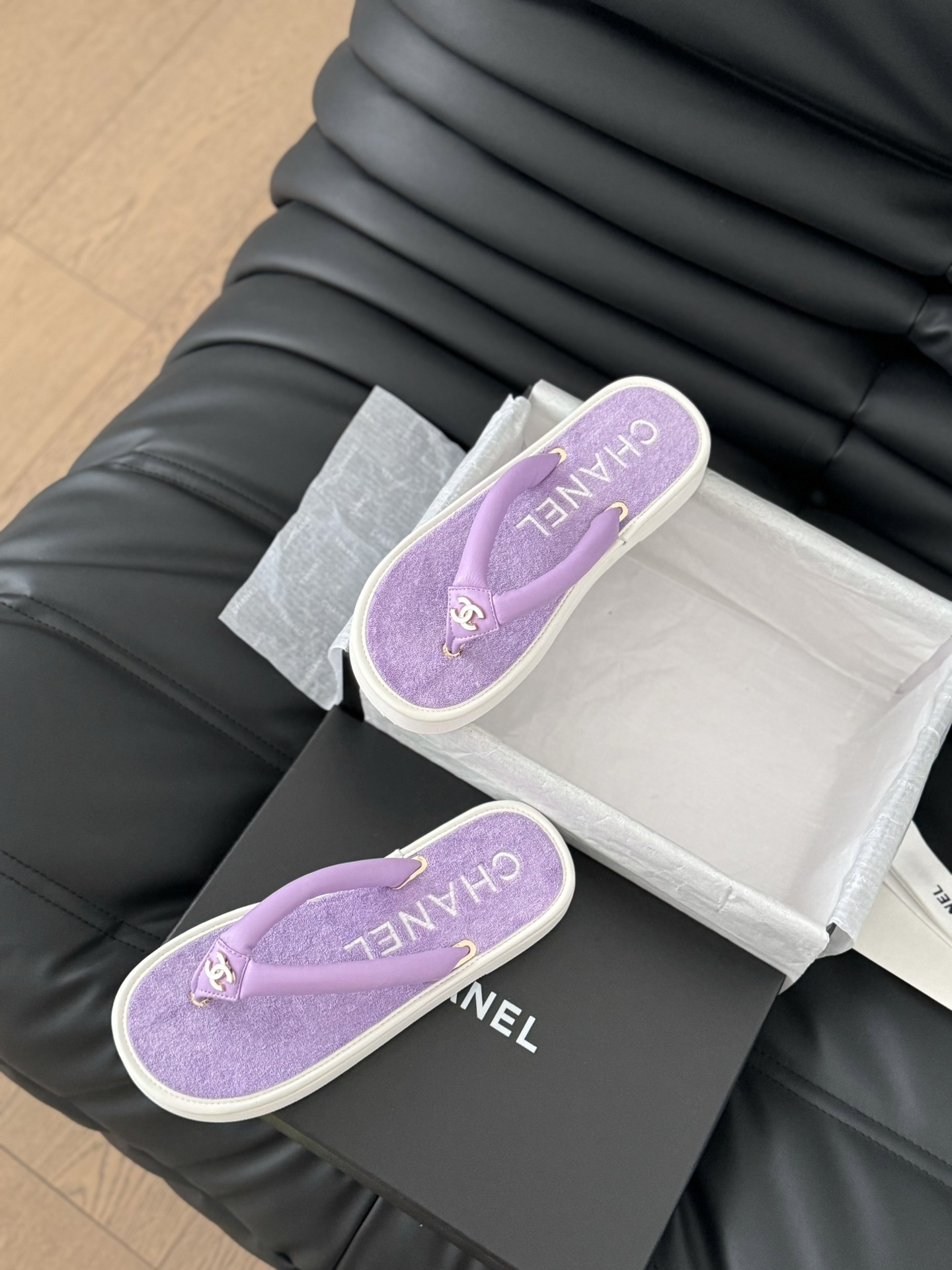 C style Velvet Thick Sole Bread Flip Flops