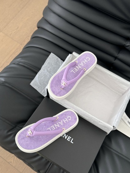 C style Velvet Thick Sole Bread Flip Flops