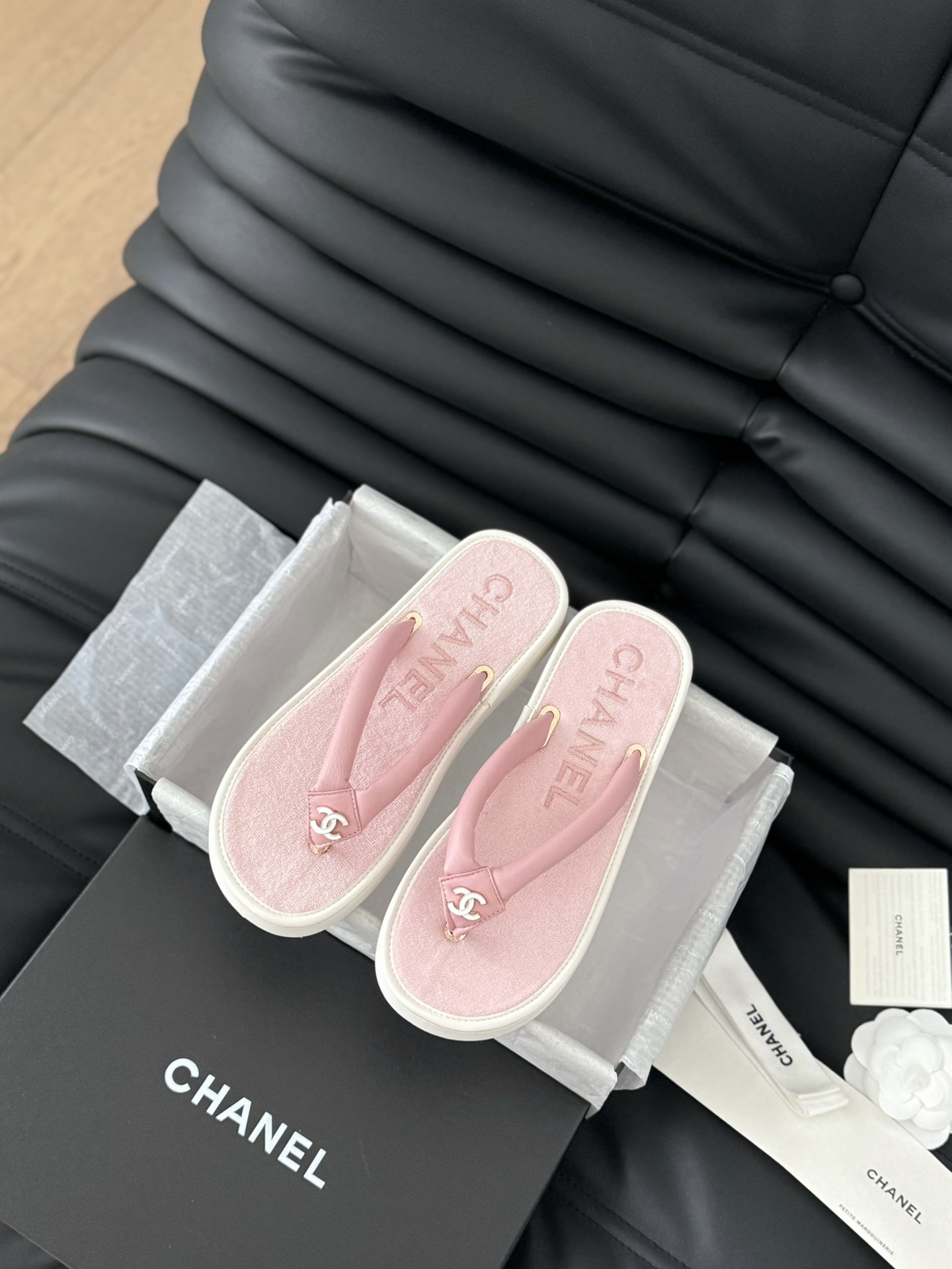 C style Velvet Thick Sole Bread Flip Flops