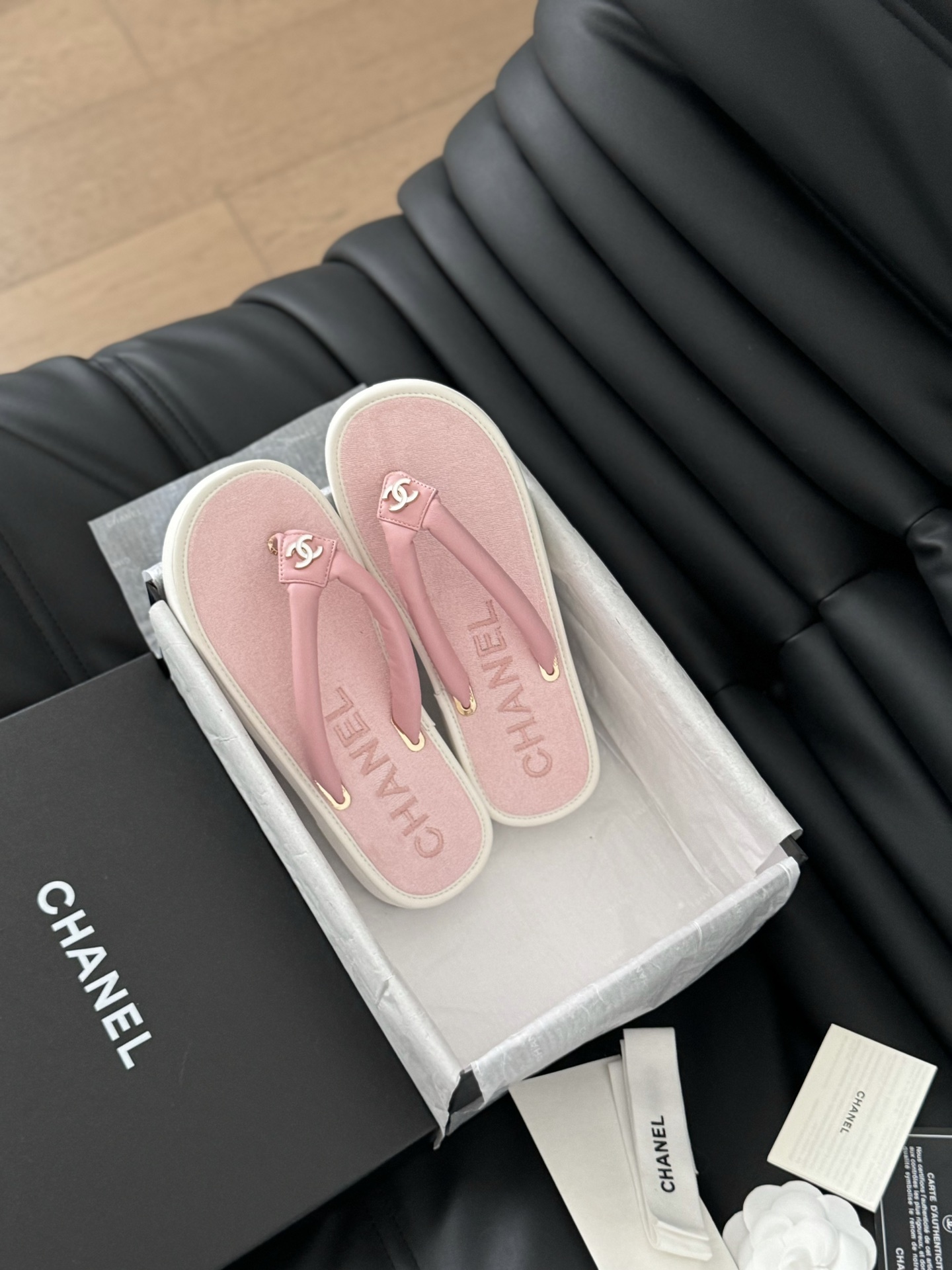 C style Velvet Thick Sole Bread Flip Flops