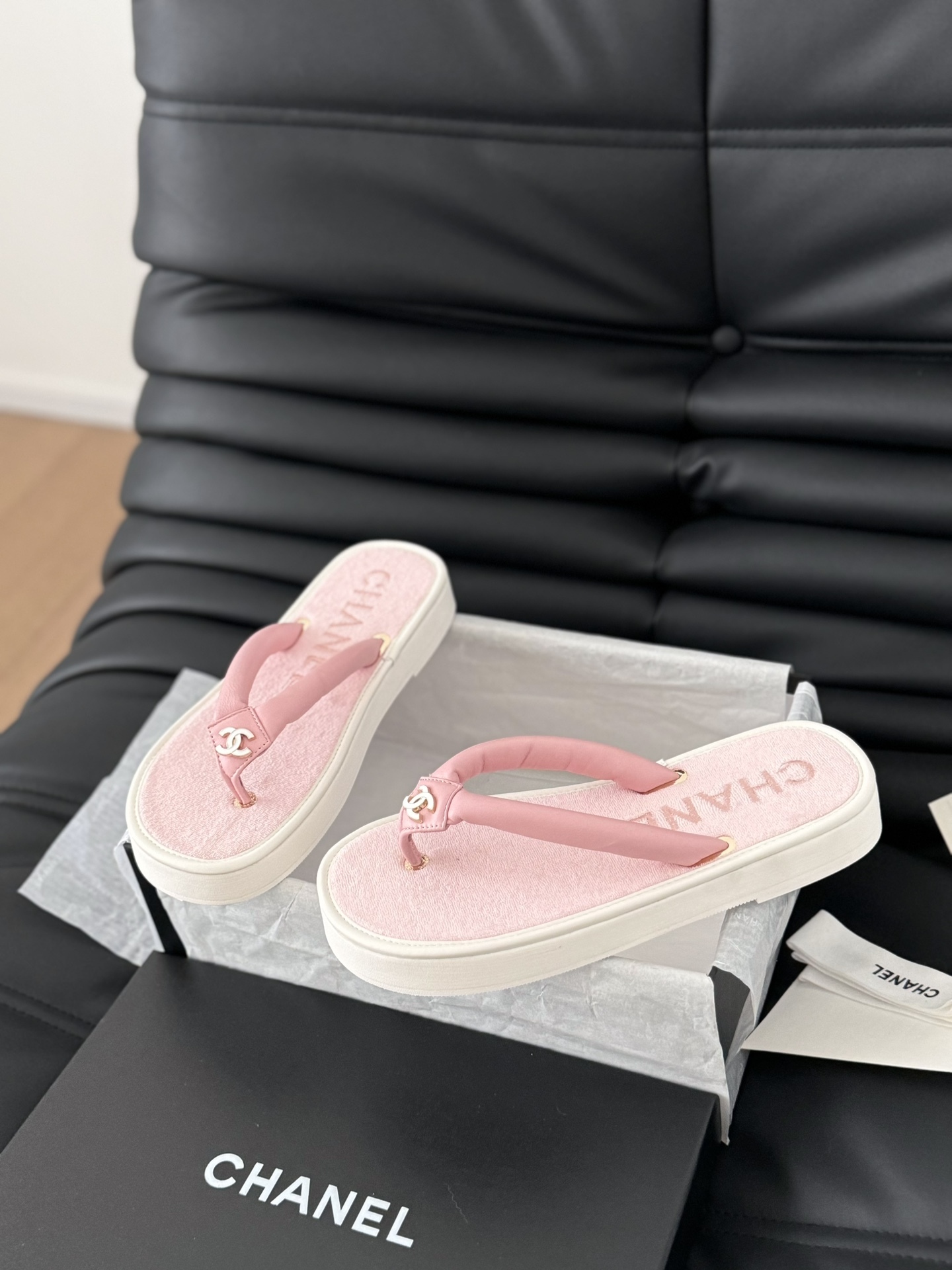 C style Velvet Thick Sole Bread Flip Flops