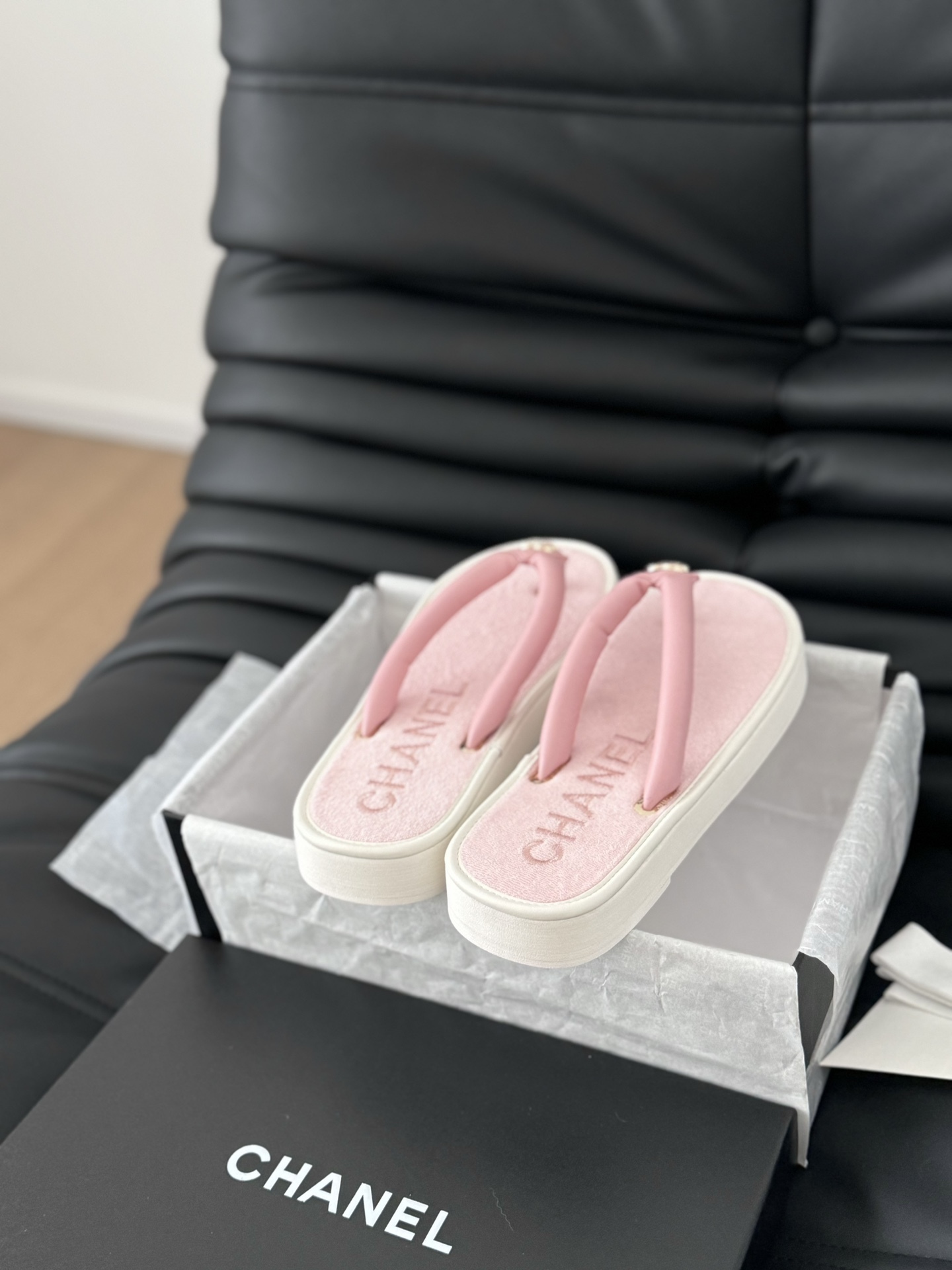 C style Velvet Thick Sole Bread Flip Flops