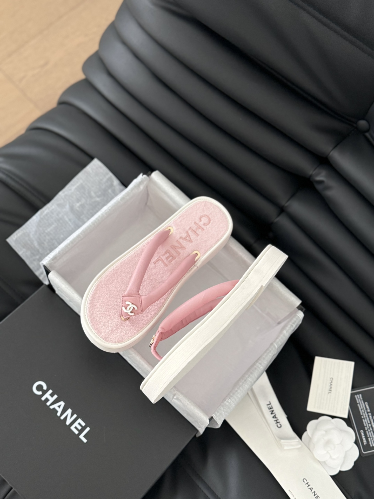 C style Velvet Thick Sole Bread Flip Flops