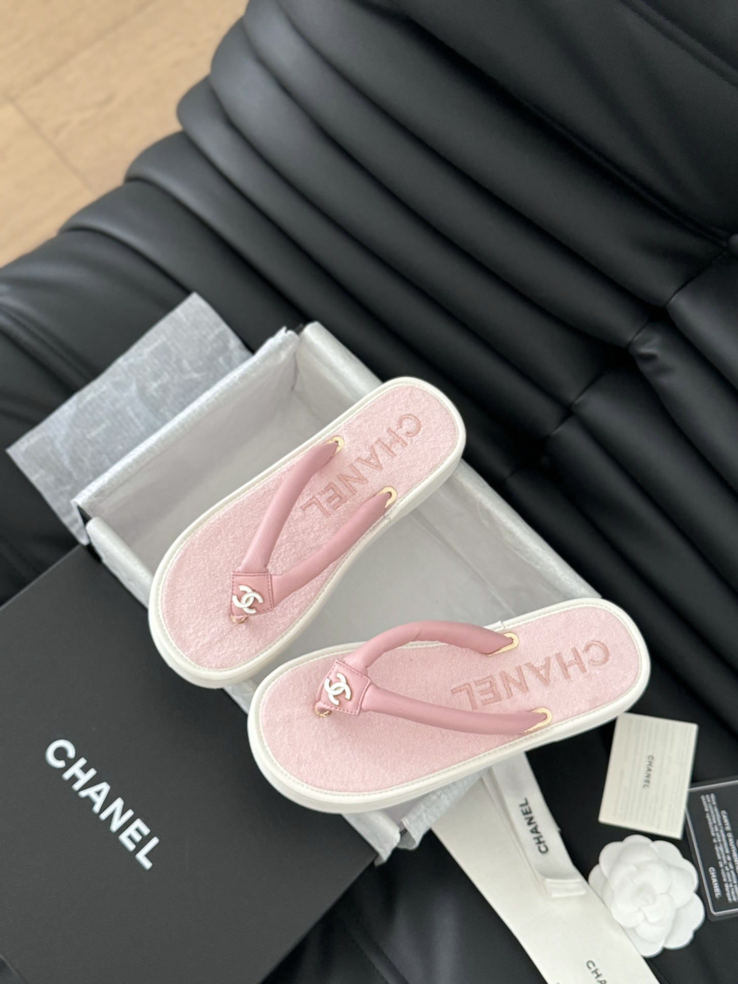 C style Velvet Thick Sole Bread Flip Flops