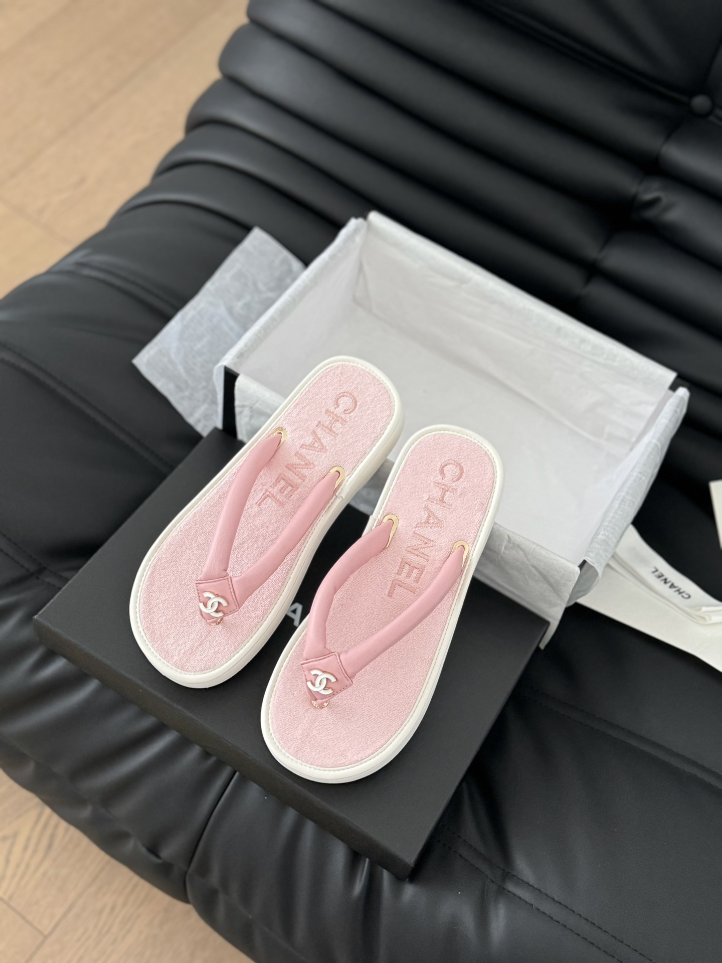 C style Velvet Thick Sole Bread Flip Flops