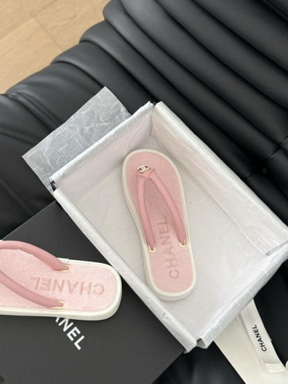 C style Velvet Thick Sole Bread Flip Flops