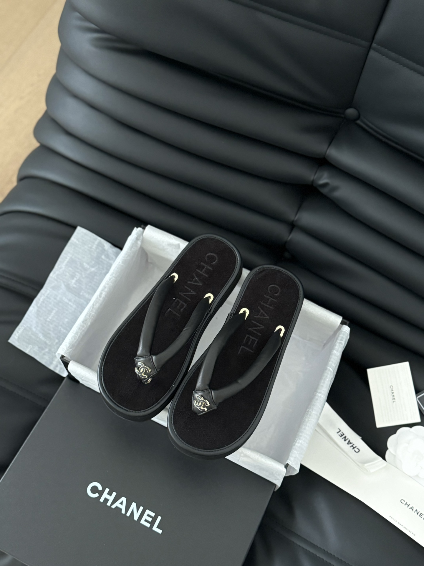 C style Velvet Thick Sole Bread Flip Flops