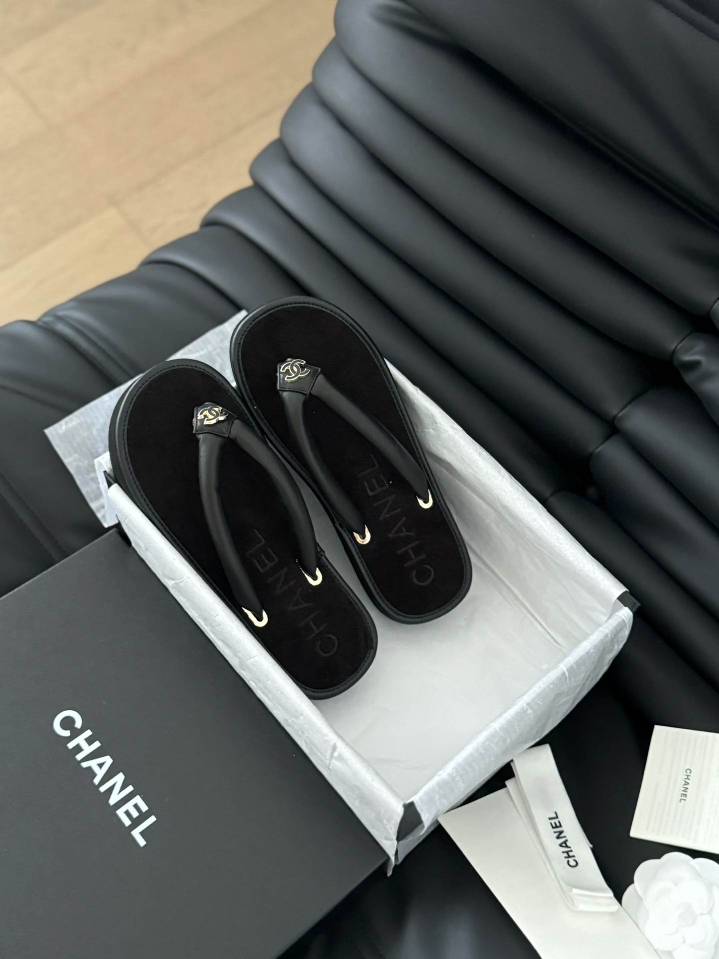 C style Velvet Thick Sole Bread Flip Flops