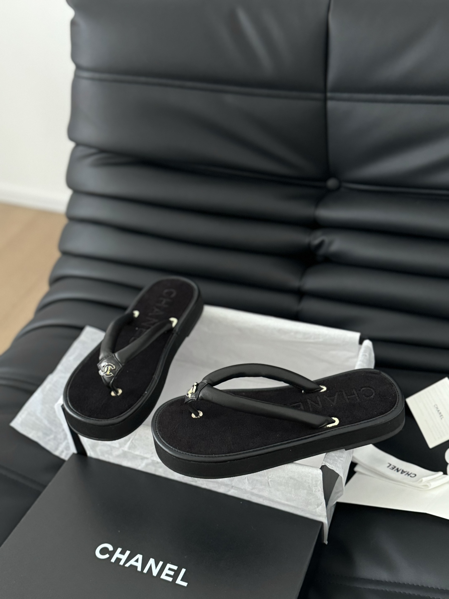 C style Velvet Thick Sole Bread Flip Flops