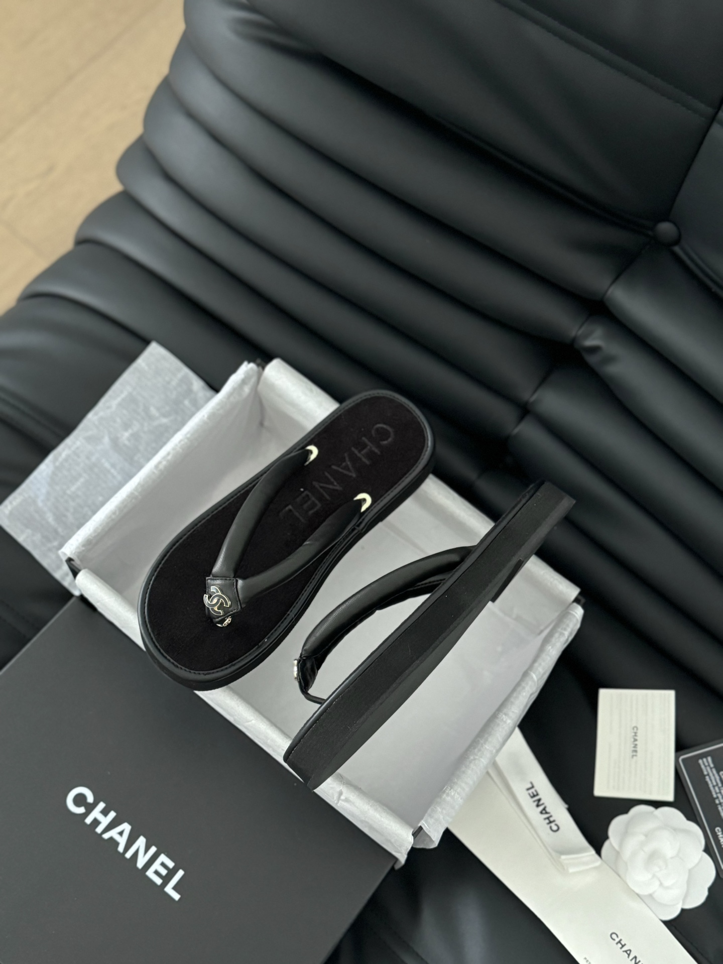 C style Velvet Thick Sole Bread Flip Flops