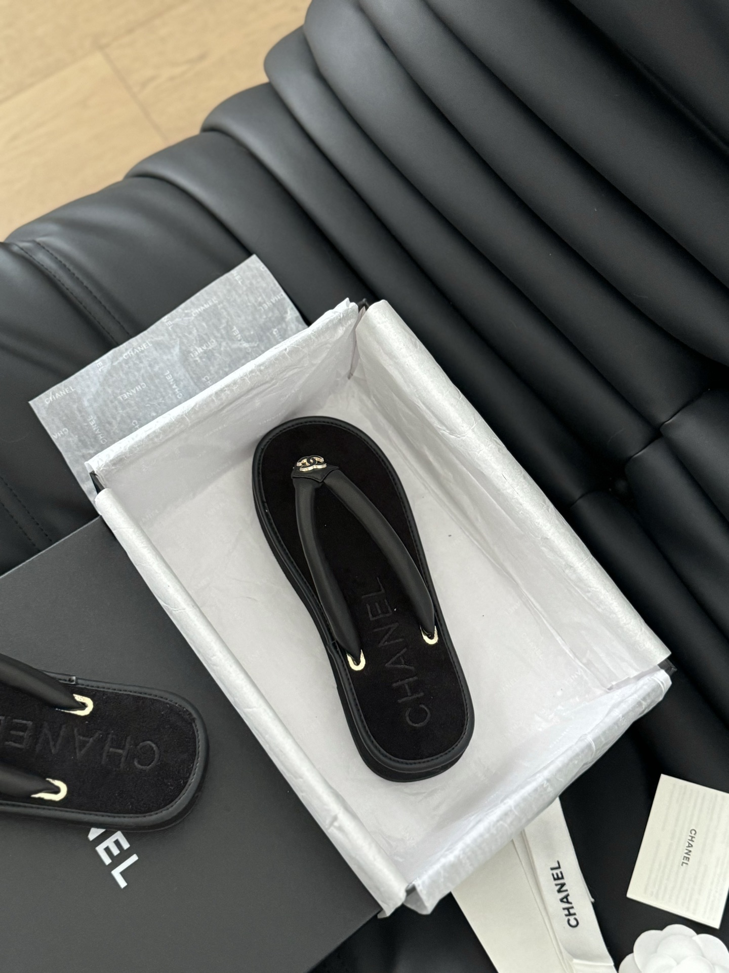 C style Velvet Thick Sole Bread Flip Flops