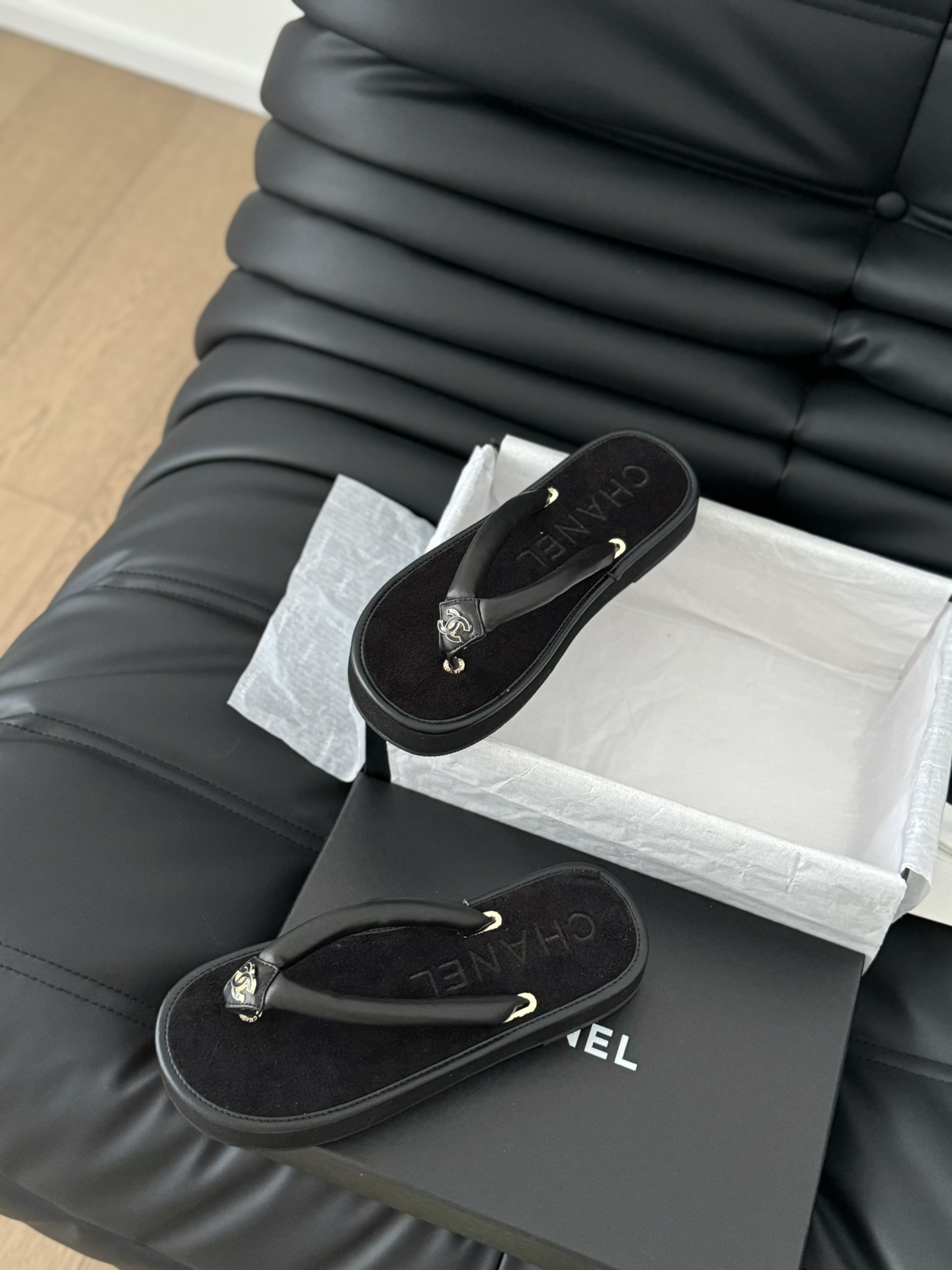 C style Velvet Thick Sole Bread Flip Flops