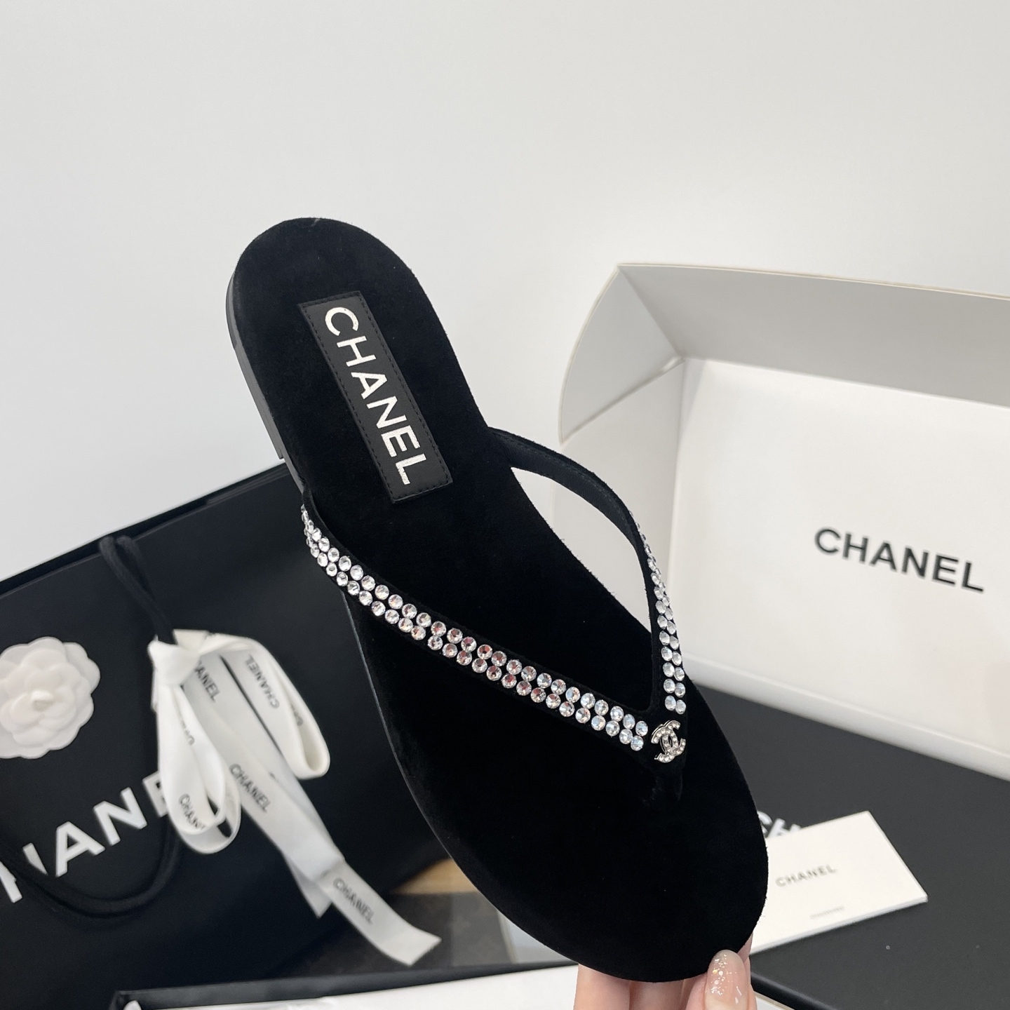 C style Velvet Thick Sole Bread Flip Flops