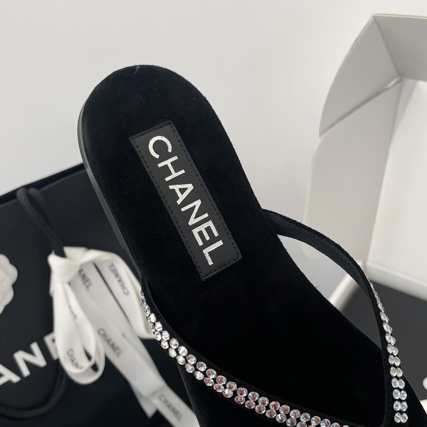 C style Velvet Thick Sole Bread Flip Flops