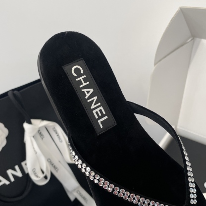 C style Velvet Thick Sole Bread Flip Flops