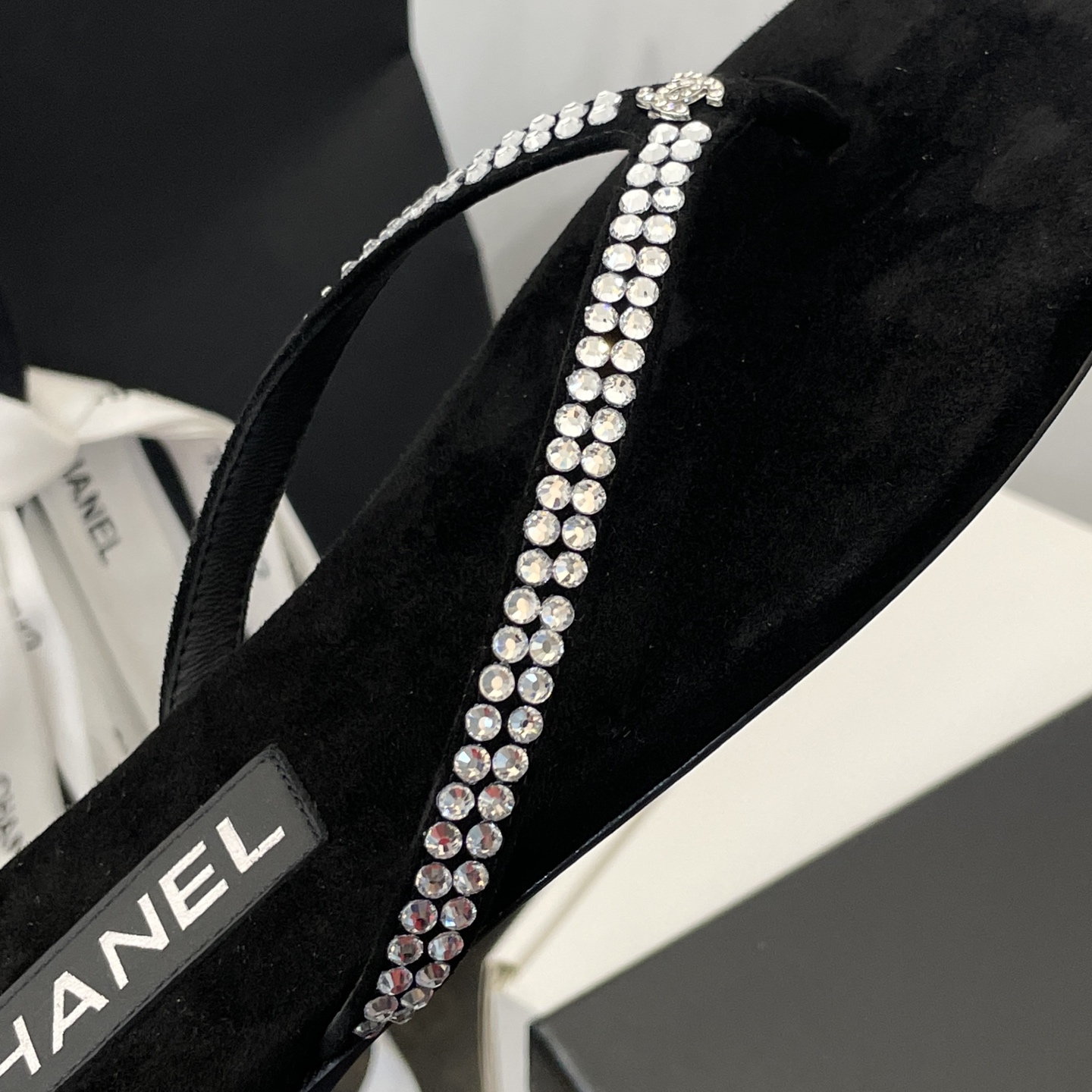 C style Velvet Thick Sole Bread Flip Flops