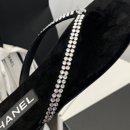 C style Velvet Thick Sole Bread Flip Flops